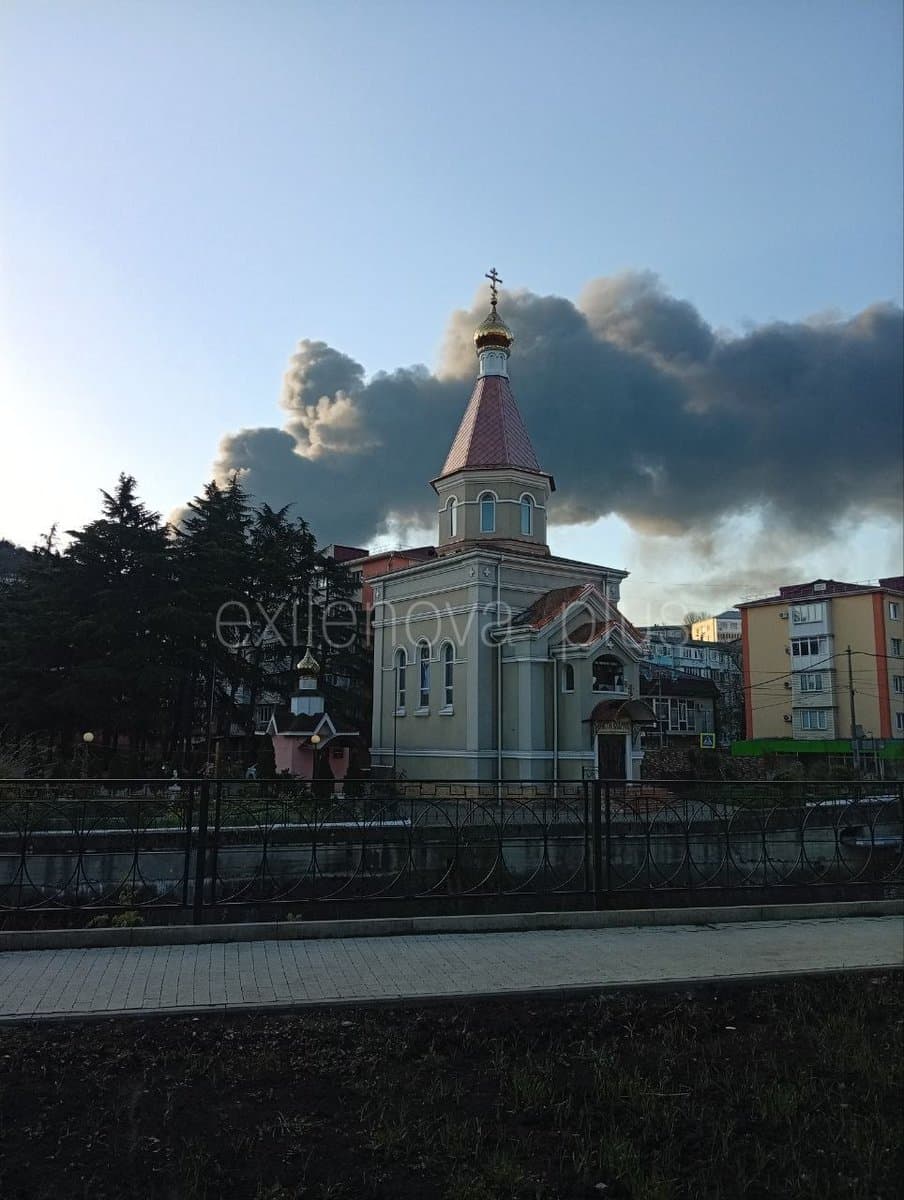 Ukrainian drones strike oil facilities in Tuapse